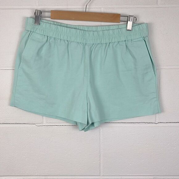 J.Crew pull on light turquoise short - Picture 1 of 5